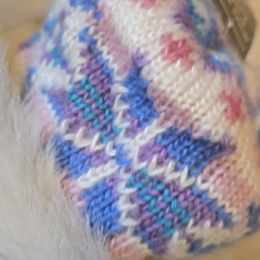 New Vintage Aris Isotoner Snowflake Pattern Knit Thermal Faux Fur Hat - Picture 9 of 9